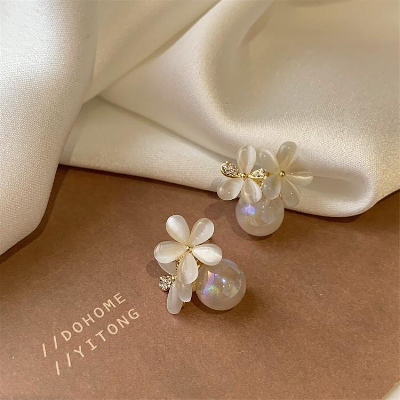 holo flora pearl - morning.earrings