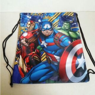 ลิขสิทธิ์แท้ เป้หูรูดใส่ชุดว่ายน้ำ ผ้าร่ม ใส่ของได้ Avenger อเวนเจอร์ ขนาด 13x16.5 นิ้ว