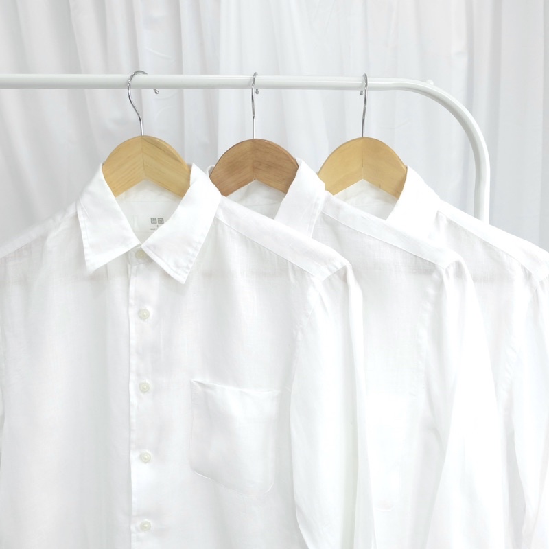 เสื้อเชิ้ต "Uniqlo Premium Linen" ผ้าพรีเมียมลินิน 100% สวยมาก รุ่นเดียวกับในช้อป คุณภาพดีเยี่ยม ไร้ตำหนิ