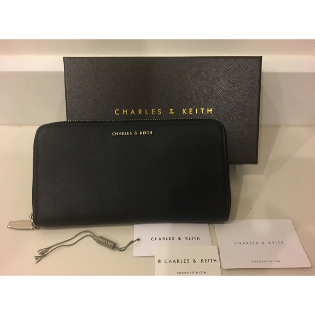 กระเป๋าเงิน Charles & Keith