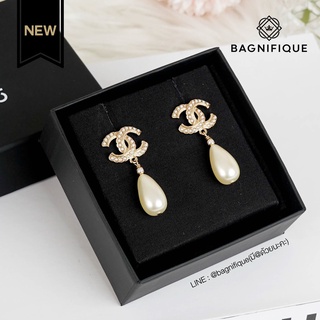 CHANEL EARRING QUEEN OF PEARL WITH C C LOGO GHW 4 CM