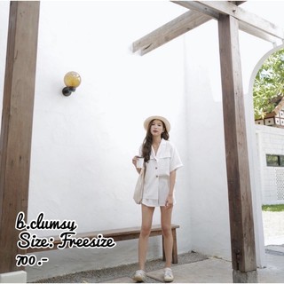 b.clumsy ชุดเซทสีขาว 700 บาท