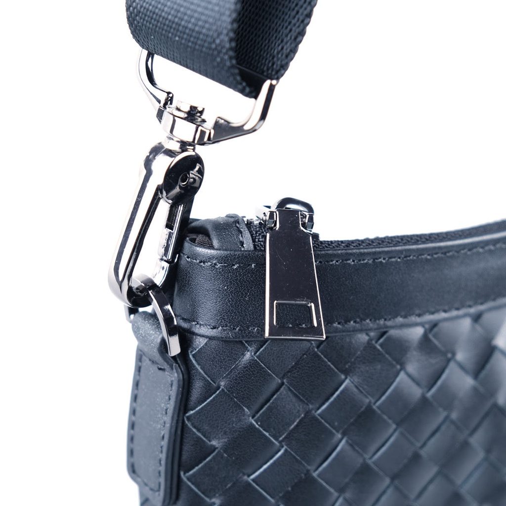 Le Galon Crossbody braided leather bag for mens  - กระเป๋าสะพายผู้ชาย หนังถัก MAVERICKSHOES
