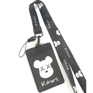 KAWS BW สายคล้องคอ สายคล้องบัตร ที่ใส่บัตร ซองใส่บัตร พร้อมสายคล้องคอ ลาย KAWS WB งานดี สวยงาม สำหรับ บัตร 6x8 cm   PMYL