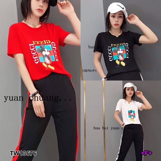 TwinsShopVip💗พร้อมส่ง TW13676 Set 2 ชิ้น เสื้อแขนสั้นสกรีนการ์ตูน + กางเกงขายาวแถบริบบิ้น