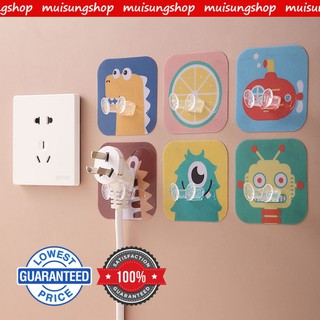 MUISUNGSHOP  (4 ชิ้น) - ลายการ์ตูน ที่แขวนหัวปลั๊ก ที่จัดระเบียบหัวปลั๊กไฟ กาวนาโน ลอกออกได้ ไม่ต้องเจาะ Plug Holder