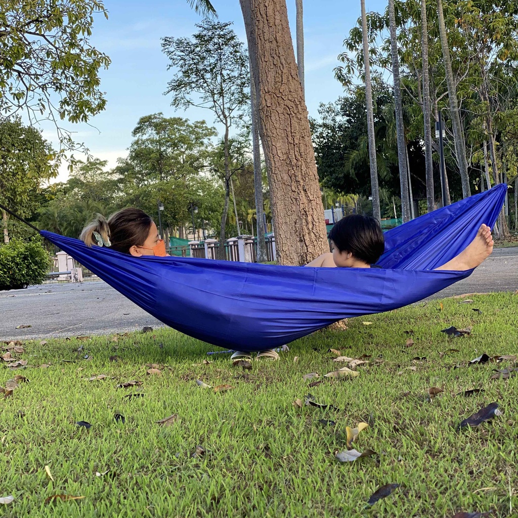 เปลผ้าร่มทหาร ผ้าหนา 2 ชั้น สำหรับผูกนอน ขนาด 210x140 Cm. ไซส์ XXL แถมฟรี ถุงใส่เปล [ ไม่มีเชือก!! ] - 4