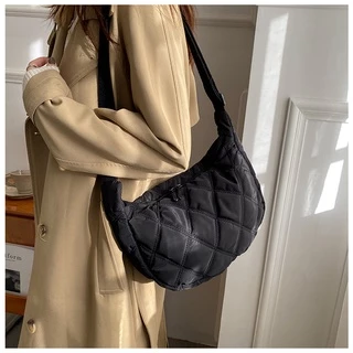 (w211)กระเป๋าสะพายข้าง ลายตารางนวมใบใหญ่ สายหนา ทน vgetbag