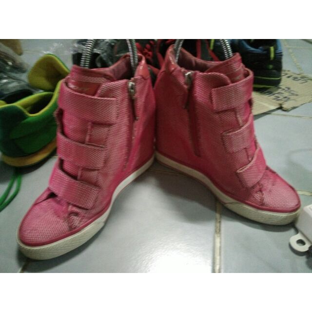 รองเท้ามือ2 ของแท้ DKNY