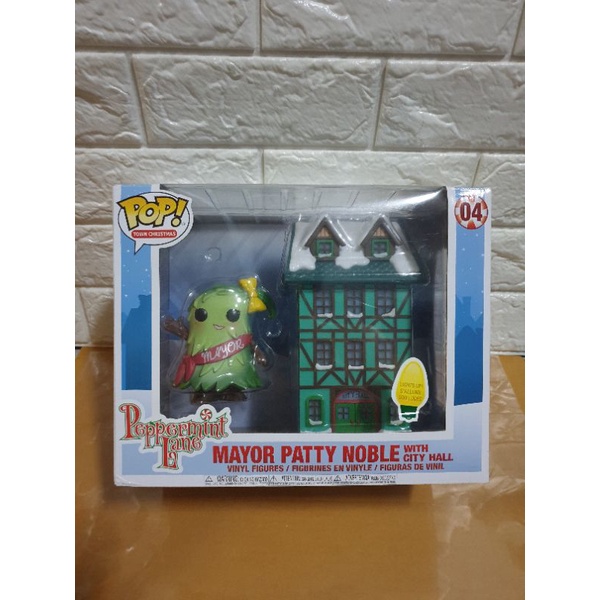 ⚡พร้อมส่ง⚡ Funko Pop ! Town Christmas 04 Peppermint Lane - Mayor Patty Noble with City Hall กล่องมีร