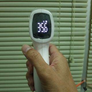 เครื่องวัดอุณหภูมิ เครื่องวัดไข้ Thermometer Infrared  (พร้อมจัดส่ง)