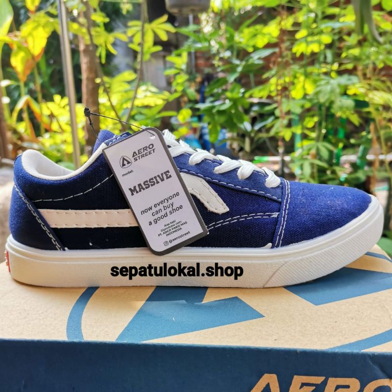 Aerostreet MASSIVE NAVY LOCAL INJECT LOCAL รองเท้าผ้าใบลําลองเหมาะกับการเล่นสเก็ต