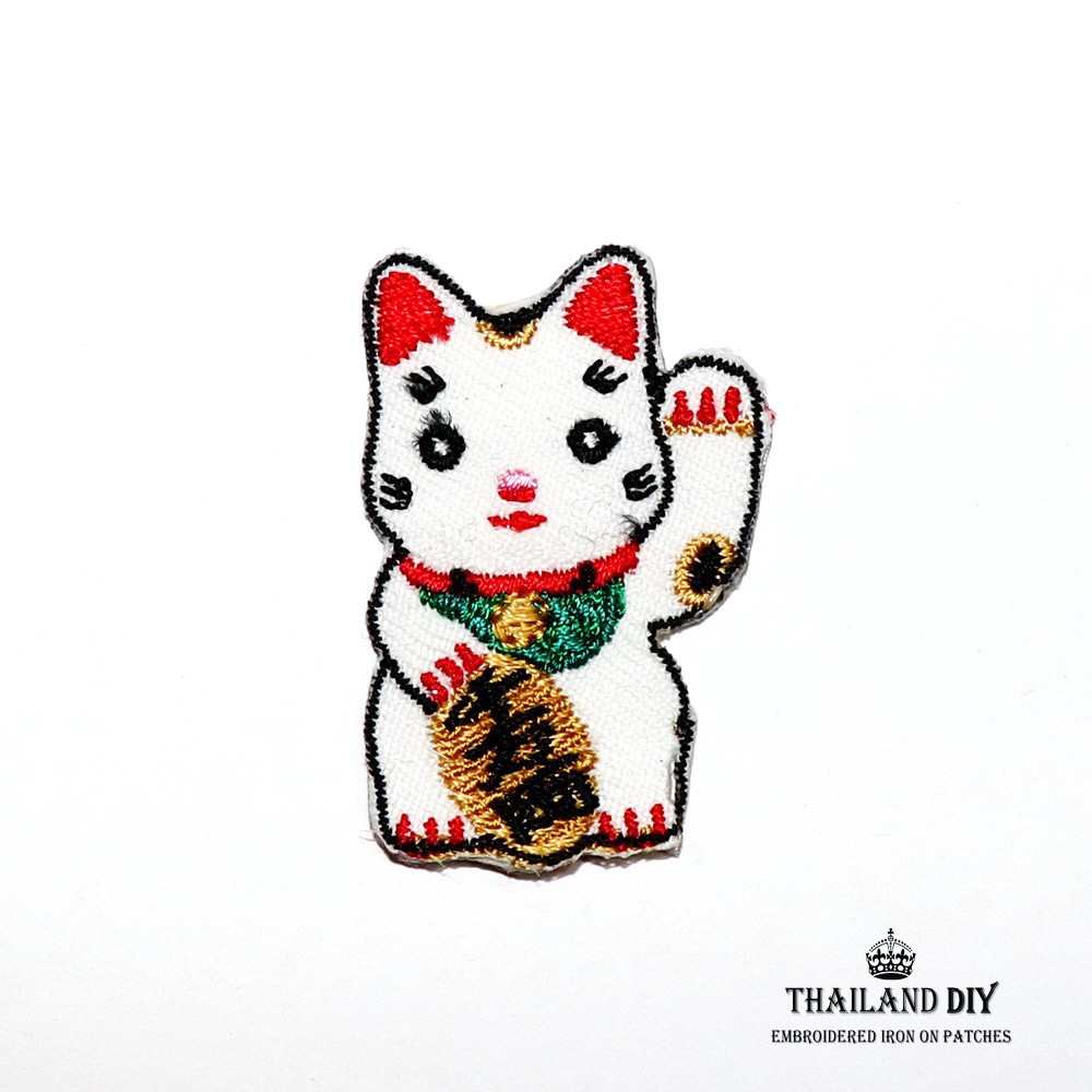 ตัวรีดติดเสื้อ การ์ตูน แมว ญี่ปุ่น แมวจิ๋ว แมวนำโชค แมวกวัก Maneki Neko Cat wop Patch งานปัก DIY ตัวรีด อาร์มติดเสื้อผ้า