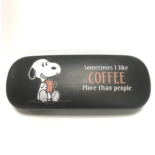SNOOPY B  กล่องแว่น กล่องแว่นตา GLASSES CASE ลาย SNOOPY  B สนูปปี้   น่ารัก ตลับแว่น ผลิตจากวัสดุอย่างดี  BY  MANOPNEST