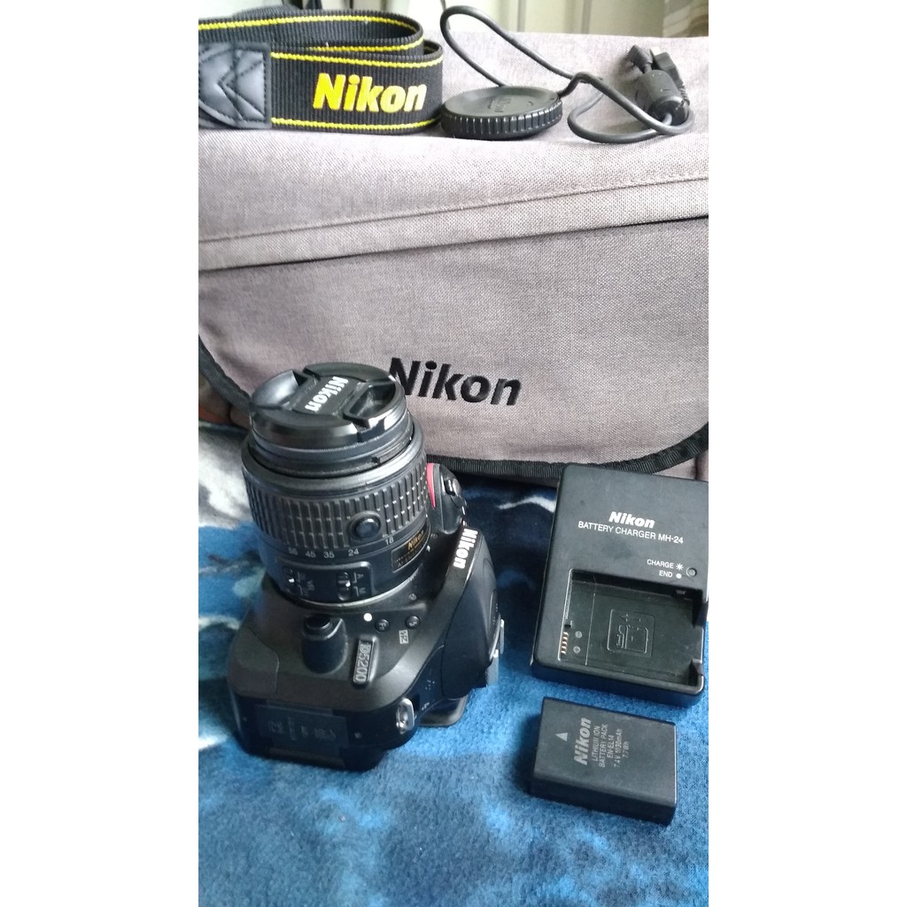 ยังมีของ SALE !!  Nikon D5200+18-55 VR มือสองสภาพดี