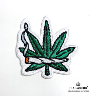 ตัวรีดติดเสื้อ ลาย ใบกัญชา รูปกัญชา แนว เร็กเก ฮิปปี้ Ganja WOP Weed Sign Patch งานปัก DIY ตัวรีด เสื้อ ยีนส์ อาร์ม เท่ๆ