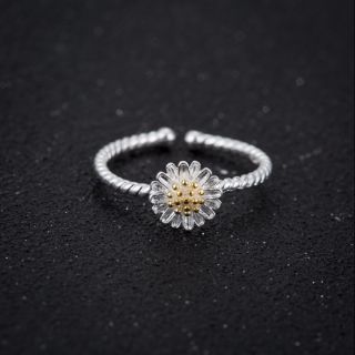 แหวนเดซี่มินิ • Mini Spiral Daisy Ring