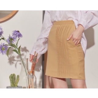 Ceci Skirt กระโปรงทรงตรง ผ้าเปเป้อัดกาว