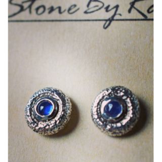 ต่างหูเงินแท้925 พลอยไพลินแท้ เจียรทรงกลมหลังเบี้ย​ (Sapphire Sterling Silver 925)​