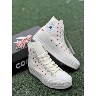 🤍สินค้าพร้อมส่ง🤍ฟรีค่าจัดส่ง 🤍converse  หุ้มข้อ งานรูปหัวใจ สุดน่ารัก มาพร้อมเชือก 2 แบบ 2 สไตล์ให้เลือกใส่เลย 💕