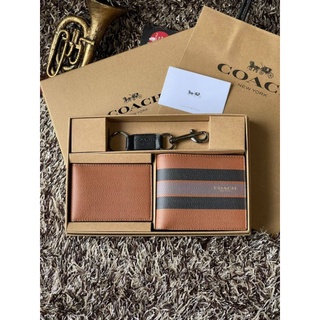 📮@1,320.-🔥🔥FASHION WEEK DISCOUNT 7 % 🔥🔥💯COACH BOXED 3-IN-1 WALLET GIFT SET IN SIGNATURE