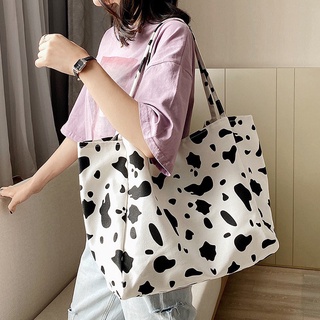 กระเป๋าสะพายข้างใบใหญ่ ลายน้องวัว Moo Tote T004