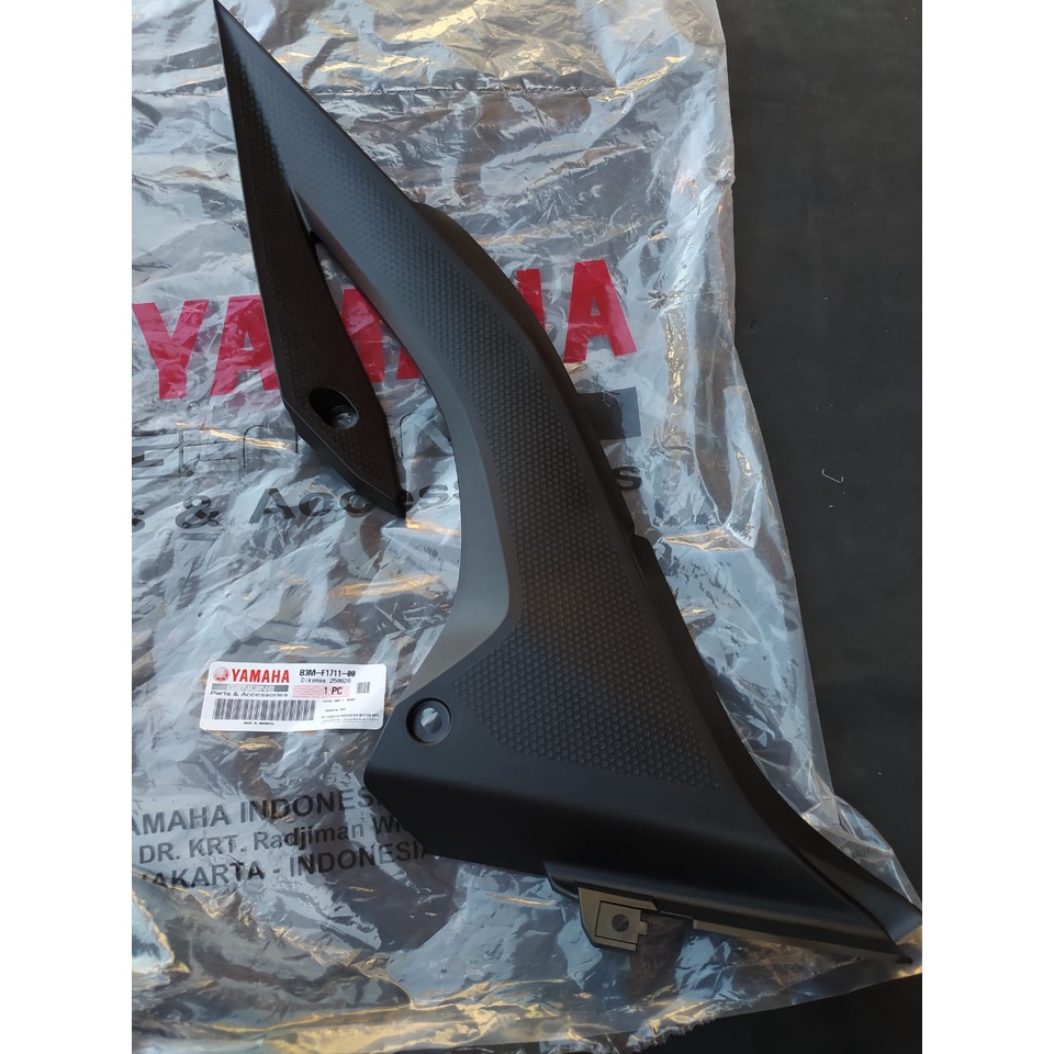 2m ฝาครอบด้านข้าง 1 ด้านซ้าย WR155 เบาะนั่งด้านล่าง Original YGP B3M-F1711-00