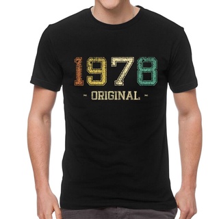 เสื้อยืดแขนสั้น ผ้าฝ้าย 100% พิมพ์ลาย Born In 1978 สไตล์วินเทจ ของขวัญวันเกิด สําหรับผู้ชาย 43 43 ปีSize S-5XL