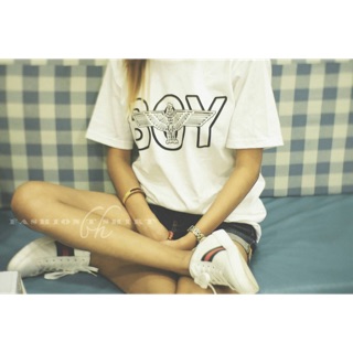 เสื้อยืด Boy สีขาว