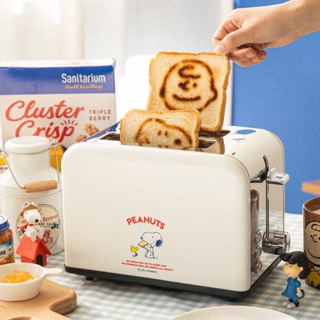 ( พร้อมส่ง ) Peanuts Retro Toaster เครื่องปิ้งขนมปัง เวลาปิ้งแล้วน้องตัวการ์ตูนจะเป็นรอยปิ้งอยู่ที่ขนมปัง