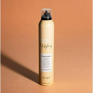 Milk Shake lifestyling Shaping Foam 250ml มูสเพิ่มวอลุ่มผม ช่วยปกป้องสีผม และกรองรังสียูวี ให้ผมอยู่ทรง