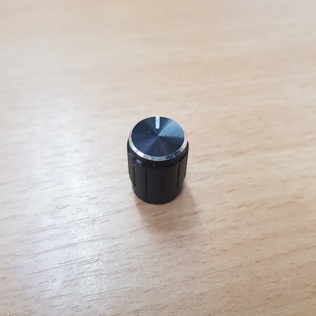 แพ็ค 10 ตัว ลูกบิด สีดำ ขอบเงิน กว้าง 13 mm สูง 17 mm ลูกบิดโวลุ่ม คุณภาพดี