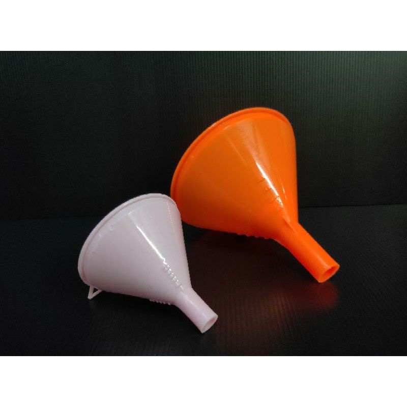 กรวยพลาสติกมีกรอง กรวยพลาสติกมีมุ้ง