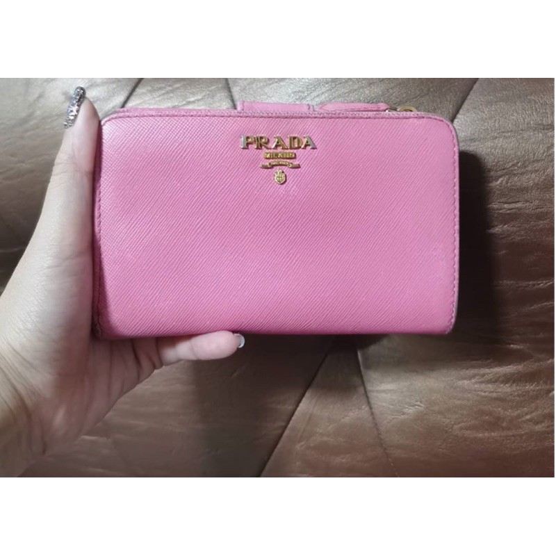 กระเป๋าสตางค์ Prada สวย ❤️ขายแล้ว❤️