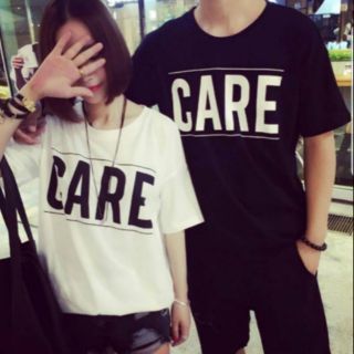 คู่รักเสื้อยืด CARE ดำและขาว