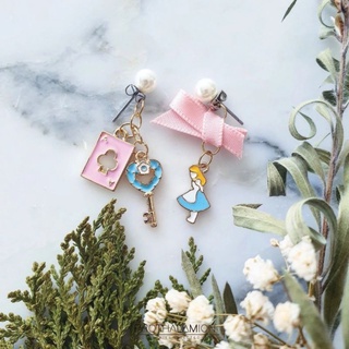 Cute Alice in Blue with Pink Ribbon Pearl Earrings : ต่างหู ตุ้มหู อลิส สีฟ้า โบว์ ชมพู มุก น่ารัก