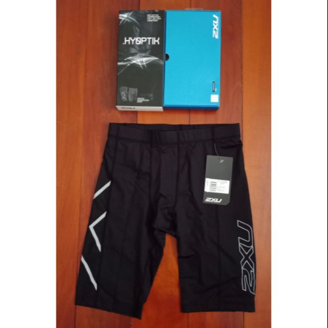 กางเกงวิ่งขาสั้นชาย รัดกล้ามเนื้อ 2xu แท้100%size L ใหม่พร้อมกล่อง 1,350บาท