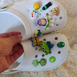 ชุดเข็มกลัด รูปการ์ตูนอนิเมะ Buzz Lightyear Toy Story Jibits Croc 3D สําหรับตกแต่งรองเท้าผู้ชาย