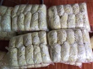 กลอยสด【ถูกที่สุด】 พร้อมส่ง 1 กิโลกรัม กลอยข้าวเหนียวนึ่งออกมาสีสวยสะอาด สัมผัสนุ่ม ปลอดภัย 100%