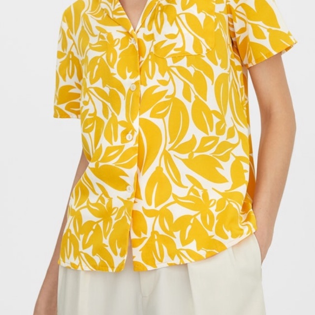 ส่งต่อ เสื้อ Pomelo Botton up tropical print shirt เสื้อฮาวาย ไซส์s สีเหลืองใส่ไป1ครั้ง