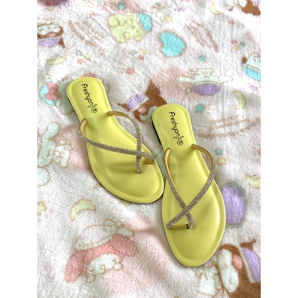 รองเท้าเเตะเพชร freshyon shoes z.39 มือ1