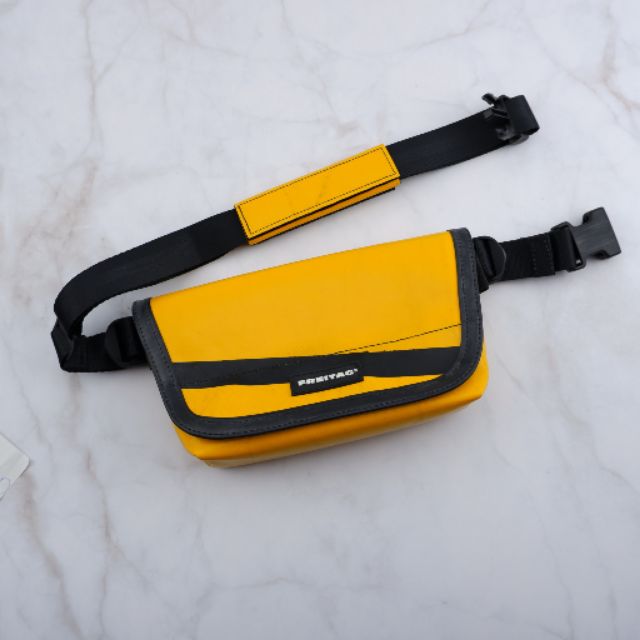 กระเป๋า Freitag Messenger bag
รุ่น F153 JAMIE ผ้าใบสีเหลือง สกรีนสีดำ มือ 1 แท็คห้อย
