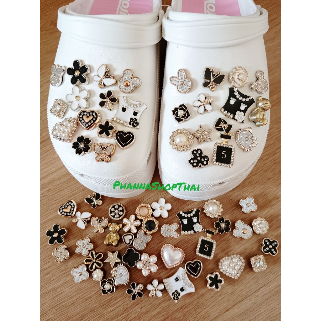 (พร้อมส่ง) โพส1 จิ๊บบิท ตัวติดรองเท้ามีรู พร้อมใช้งาน ติดหมุดเรียบร้อย