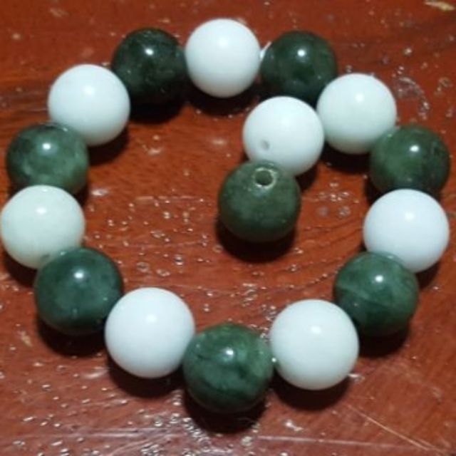 สร้อยข้อมือหยกพม่าแท้ สีเขียวเข้มและสีขาว (Type A Jadeite)