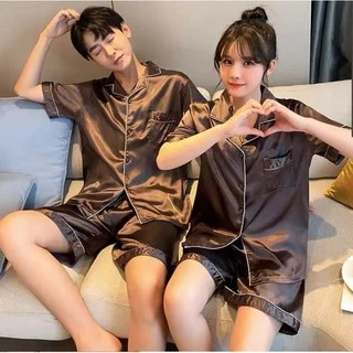 3333-1 E ชุดนอนบุรุษแขน สีพื้น แขนสั้นขาสั้นติดกระดุมด้านหน้า ชุดนอนผ้าซาตินผ้าลื่นไม่ยับง่าย พร้อมส่งในไทย
