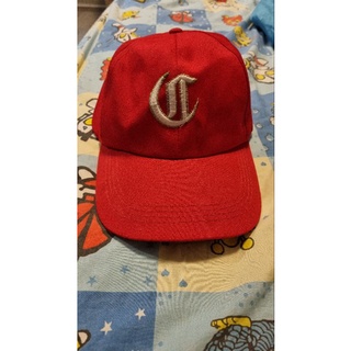 หมวกแก๊บสีแดงปรับระดับได้