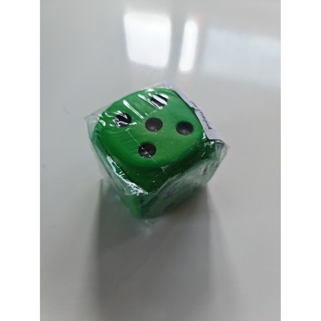 ลูกเต๋ายาง ของเล่นเด็ก ขนาด 8 x 8 x 8 cm รหัส DICE-01  จำนวน 1 ชิ้น มีให้เลือกหลายสี