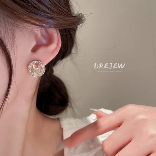 DREJEW ต่างหู ทอง 18K ประดับมุก เพทาย ตัวอักษร สไตล์เกาหลี หรูหรา แฟชั่น สําหรับผู้หญิง