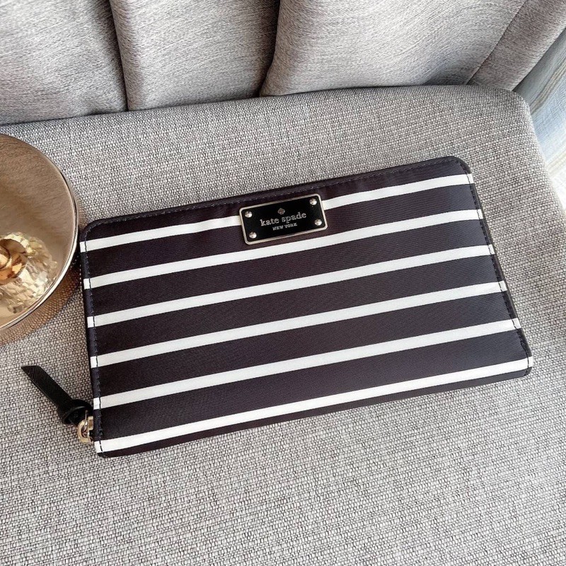 กระเป๋าสตางค์ Kate Spade Black/White French Stripes New York Wilson Road Kaden Large Wlru5207 ลายริ้