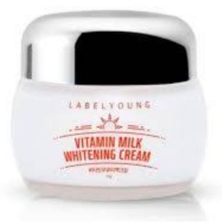 ครีมหน้าสด LABELYOUNG Vitamin Milk Whitening Cream 55

G